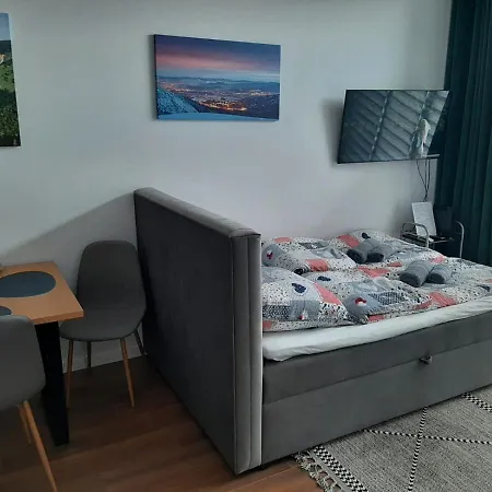 Aparta Lotnisko Apartman
